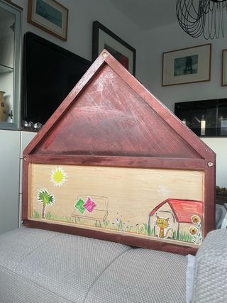 Casita de juguete de madera