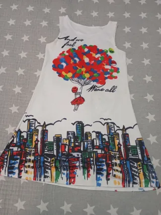 Vestido infantil( 6-7) con estampado muy original