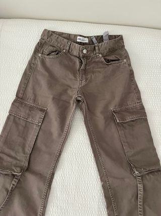 Pantalón cargo Zara marrón Talla 34/ xs