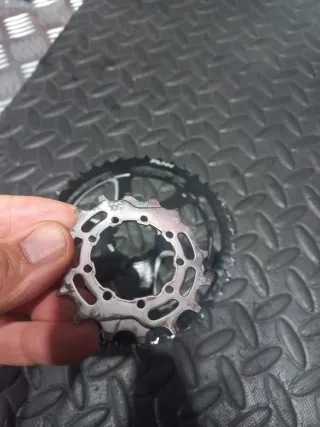 Corona y piñón Fun 40T y 10T Shimano