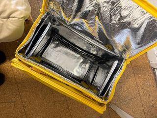 Mochila Glovo repartidor amarilla