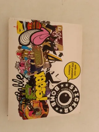Libro de pegatinas Bomb Studio Rarekwai