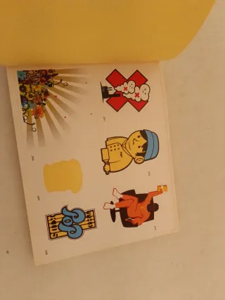 Libro de pegatinas Bomb Studio Rarekwai
