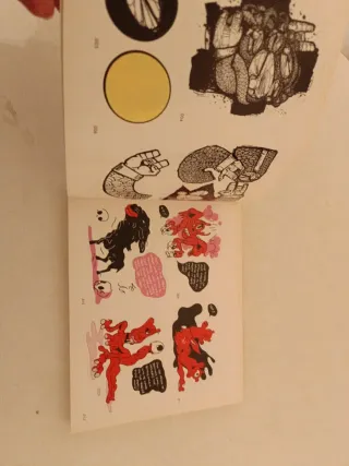 Libro de pegatinas Bomb Studio Rarekwai