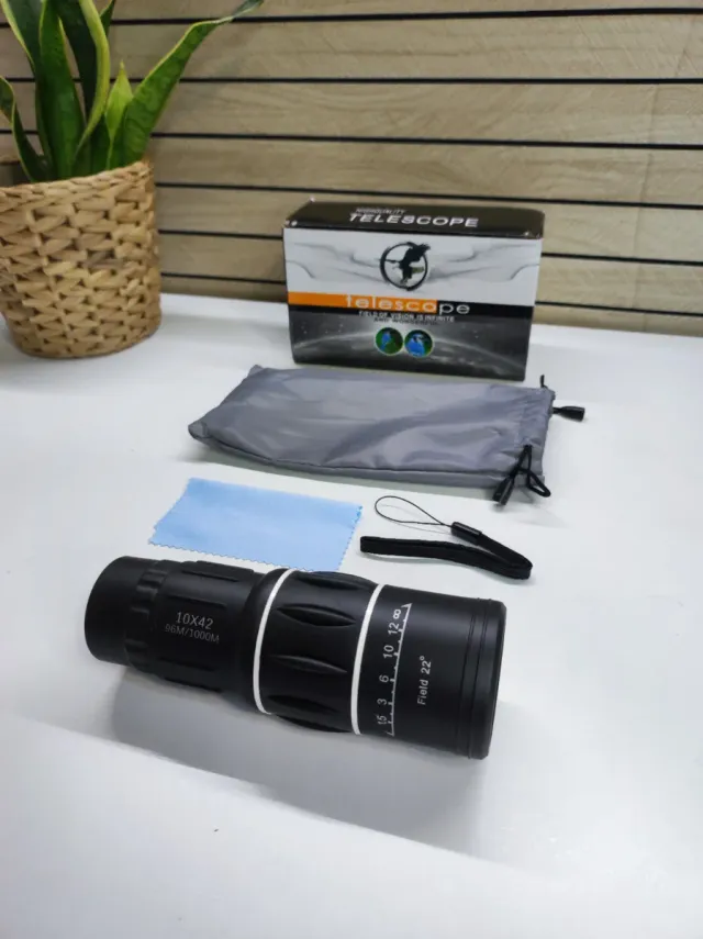 Monocular con aumento de 10X42