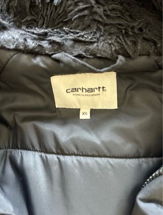 Abrigo Carhartt Negro con Capucha y Pelo
