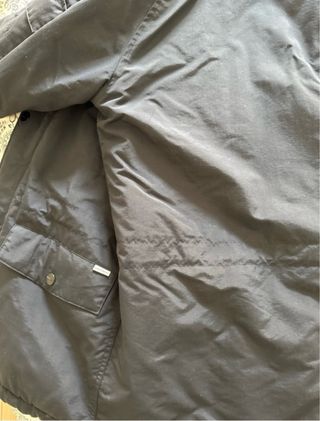 Abrigo Carhartt Negro con Capucha y Pelo