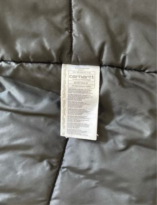 Abrigo Carhartt Negro con Capucha y Pelo