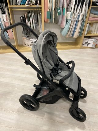 Mutsy Evo Carro y Silla de Paseo Gris