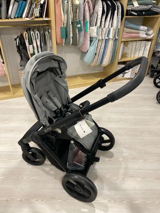 Mutsy Evo Carro y Silla de Paseo Gris