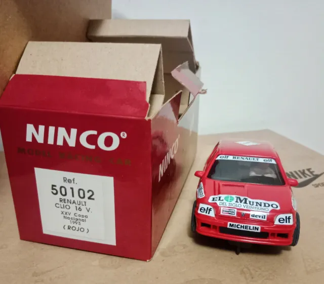 Coche Scalextric Ninco Renault Clio