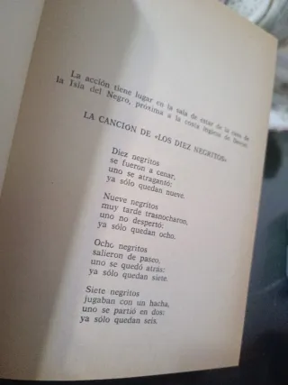 Novela:10 Negritos, teatro