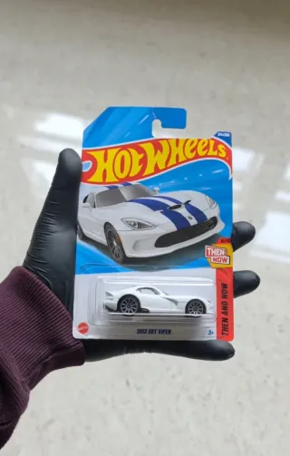 Hot Wheels 2013 SRT Viper