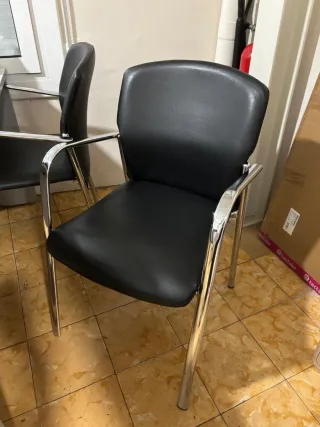 Silla de oficina/visita negra y plateada