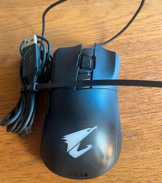 2 Mouse Gaming Corsair e Gigabyte Aorus