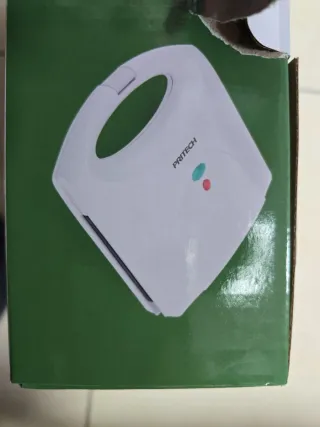 Sandwichera Eléctrica 750W