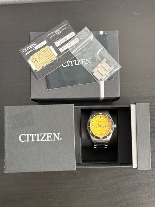 Reloj Citizen Eco-Drive Amarillo