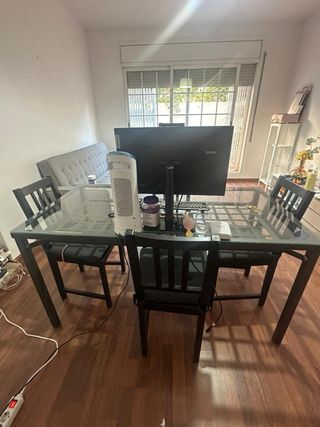 Mesa de comedor moderna cristal y metal