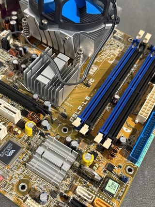 Placa Base ASUS con Tarjeta Gráfica, RAM