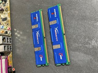 Placa Base ASUS con Tarjeta Gráfica, RAM