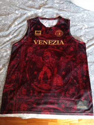 Official Reyer Venezia Basket training shirt xxl