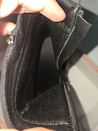 Botines negros con cremallera