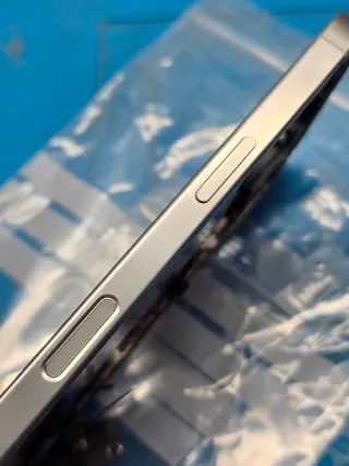 iPhone 16 Pro CHASIS