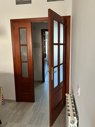 Puerta interior madera con cristal