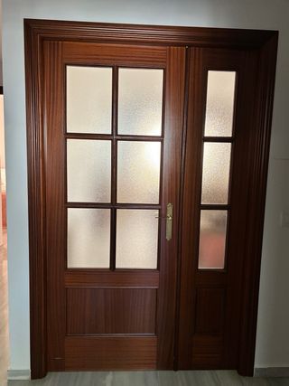 Puerta interior madera con cristal