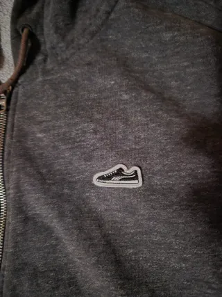 Chaqueta Puma Gris con capucha - Logo Zapatilla