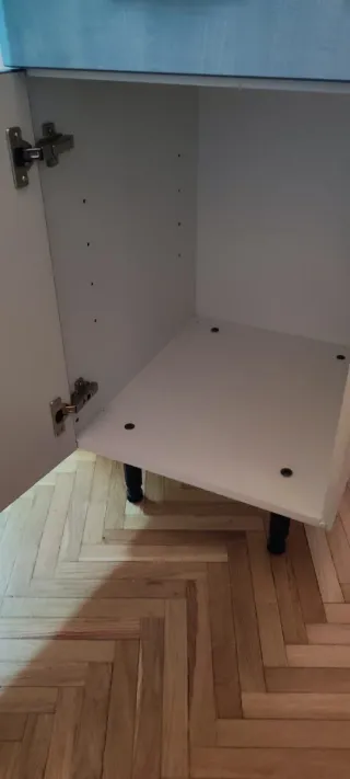 Mueble cocina patas beige y azul