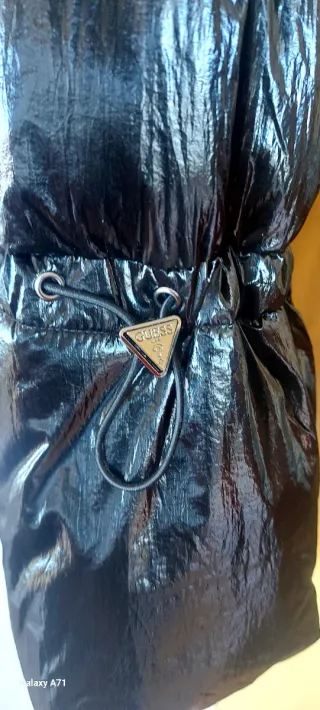 Chaqueta Guess Negra Impermeable Nueva