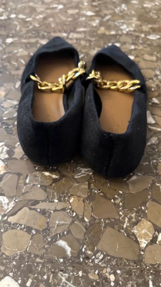 Merceditas terciopelo cadena dorada negras