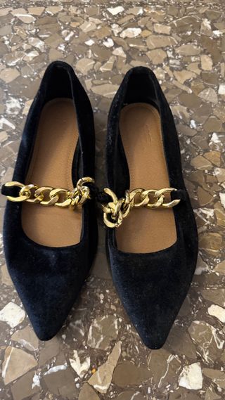 Merceditas terciopelo cadena dorada negras