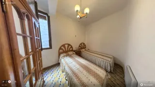 2 Camas de madera con colchón