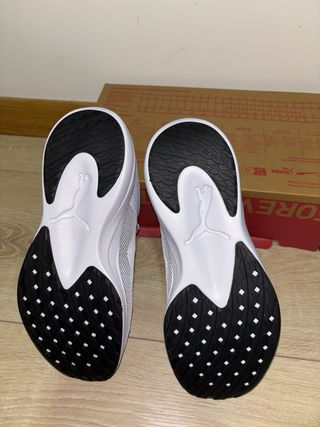 Zapatillas Puma Mujer Blancas y Grises