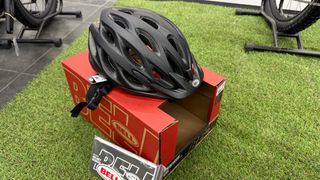 Casco Bell Tracker Talla M/L Negro - Nuevo