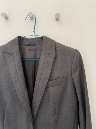 Americana gris estilo sastre - fondo de armario :)