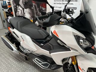 Peugeot XP 400 GT Maxi Scooter