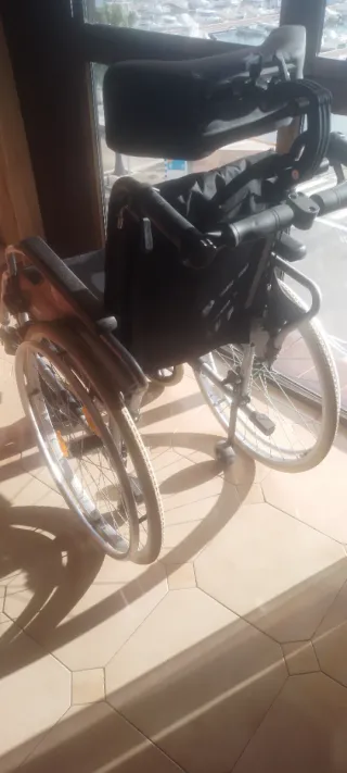 Se vende silla de ruedas