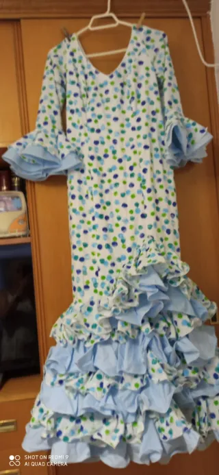 Lote 3 vestidos y 1 falda flamenca