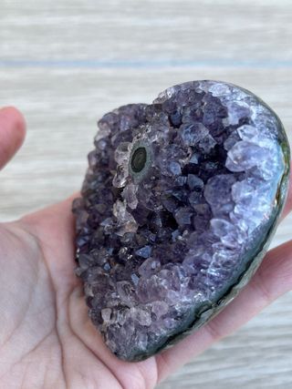 Corazón Amatista Geoda con estalactita