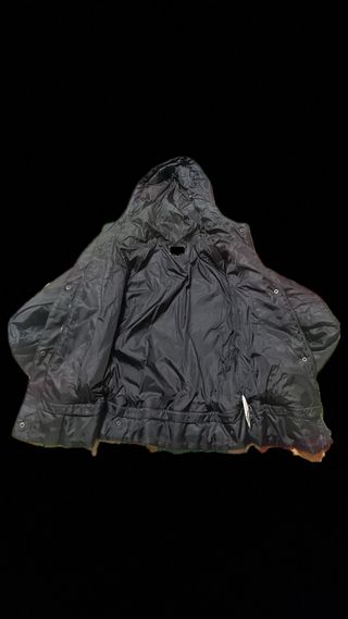 Chaqueta negra Easy Wear con capucha