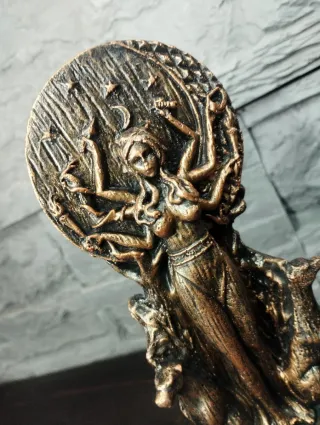 Statua Dea Madre Ecate