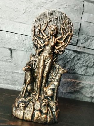 Statua Dea Madre Ecate