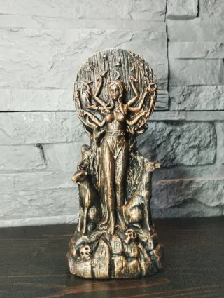 Statua Dea Madre Ecate
