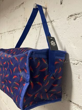 Borsa frigo blu con peperoncini rossi