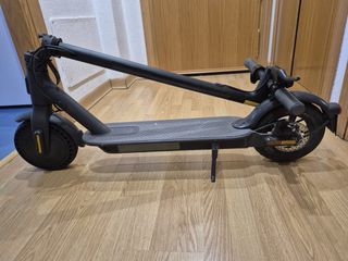 Patinete Eléctrico Xiaomi Mi Scooter Essential