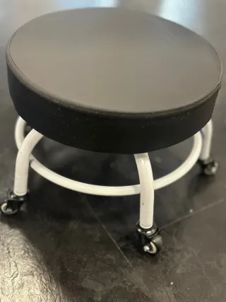 Taburete giratorio para pedicura con ruedas