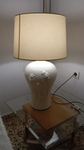 Lámpara de mesa cerámica floral